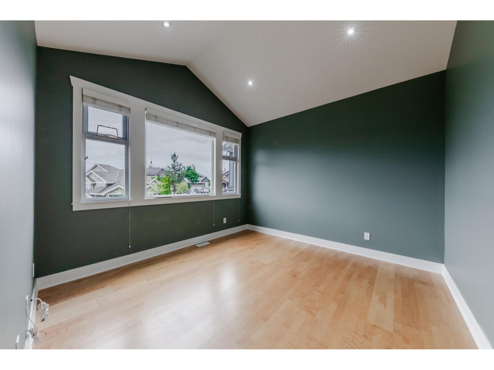 14650 61a Avenue Property Photo 5
