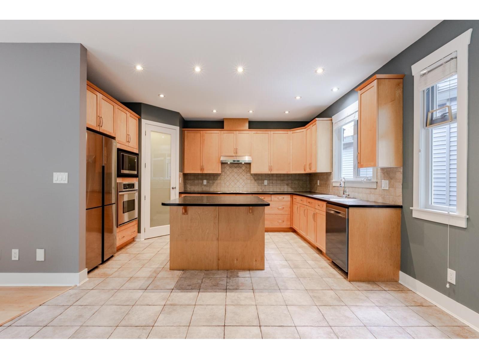 14650 61a Avenue Property Photo 8