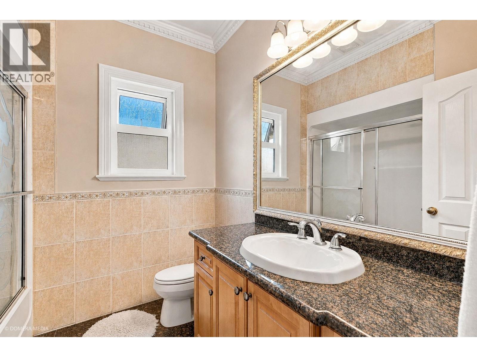 1437 E 58th Avenue Property Photo 17