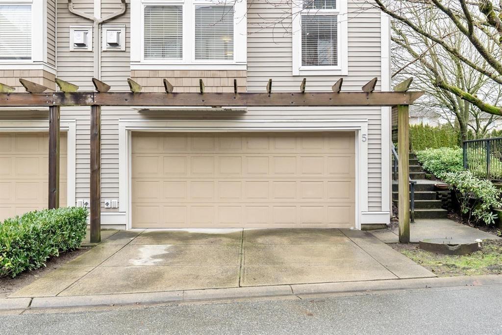5 6588 188 Street Property Photo 23