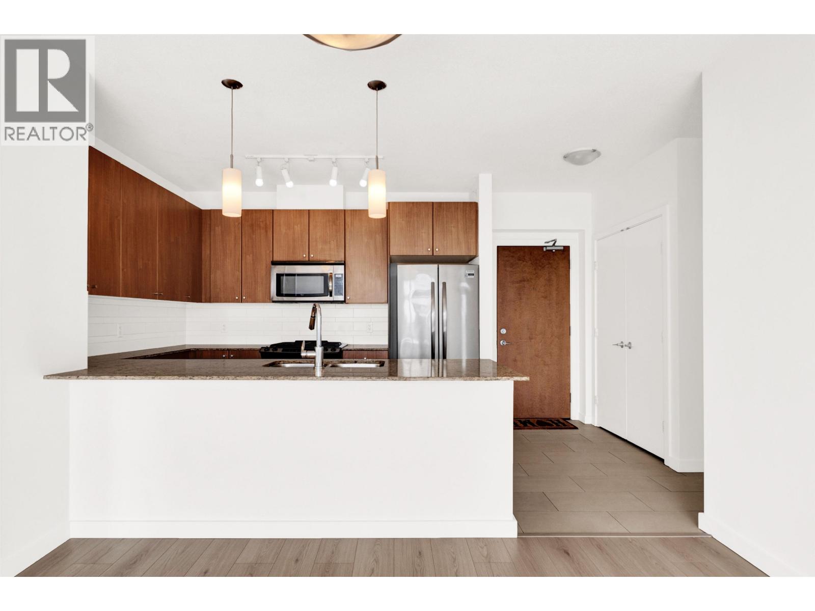 1005 280 Ross Drive Property Photo 5