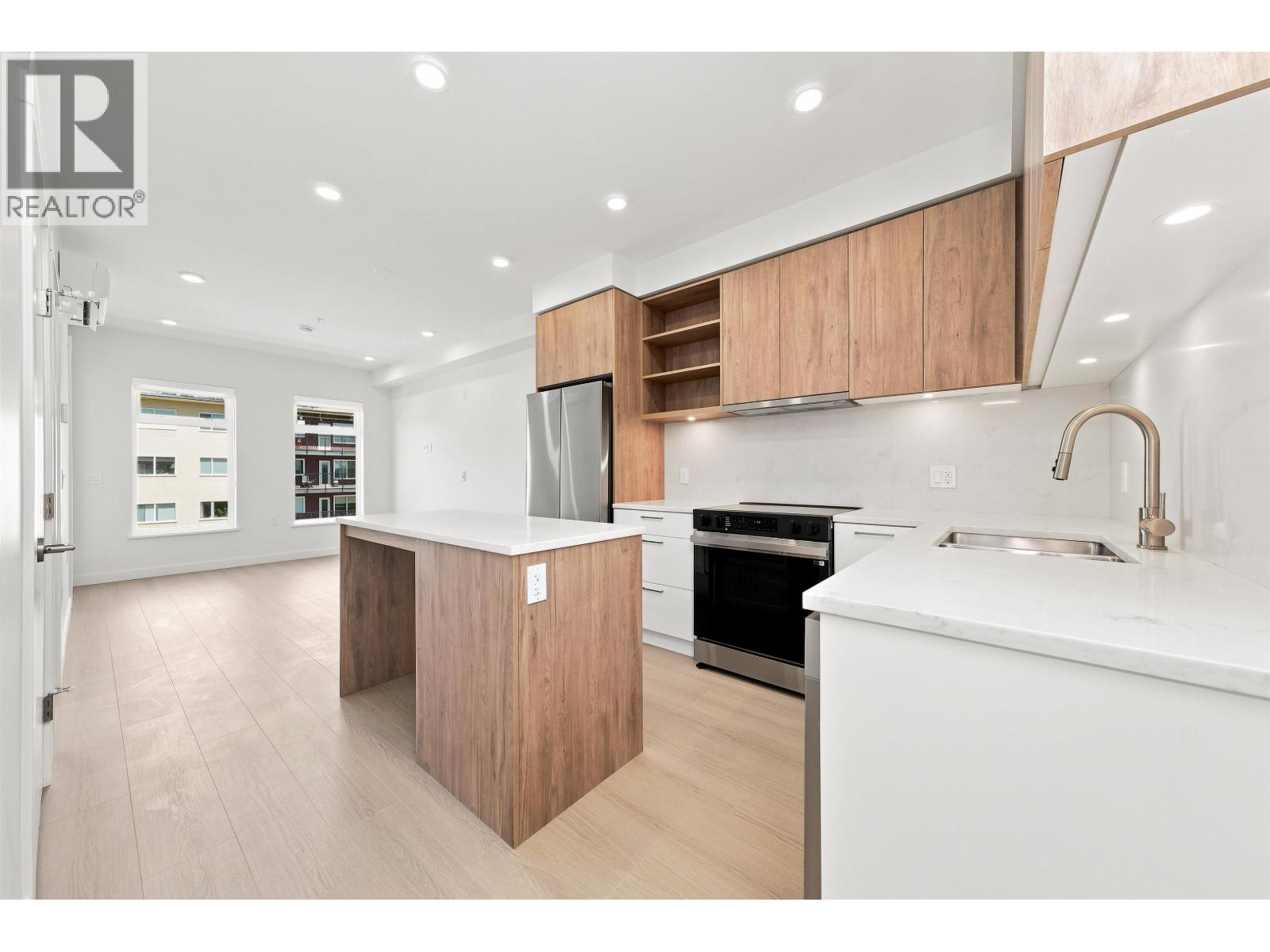 207 82 FIRST STREET Property Photo 1