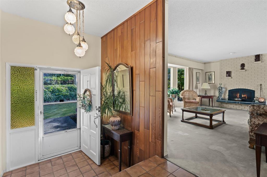 16881 31 Avenue Property Photo 4