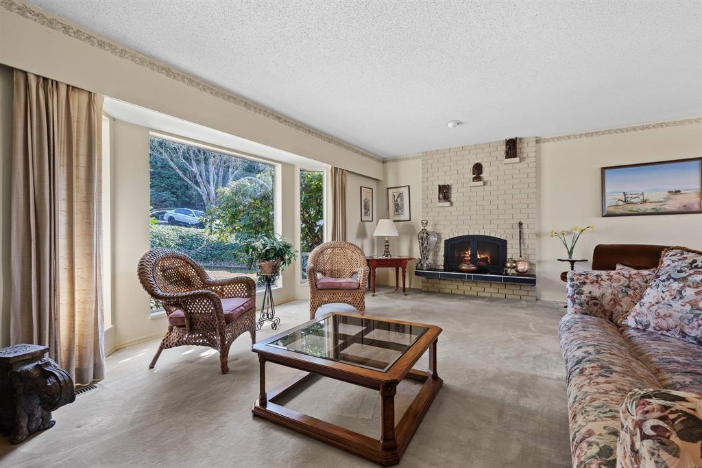 16881 31 Avenue Property Photo 5