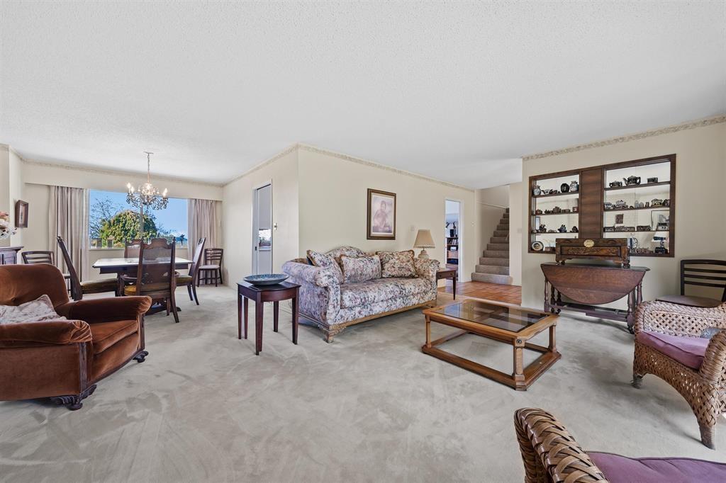 16881 31 Avenue Property Photo 7