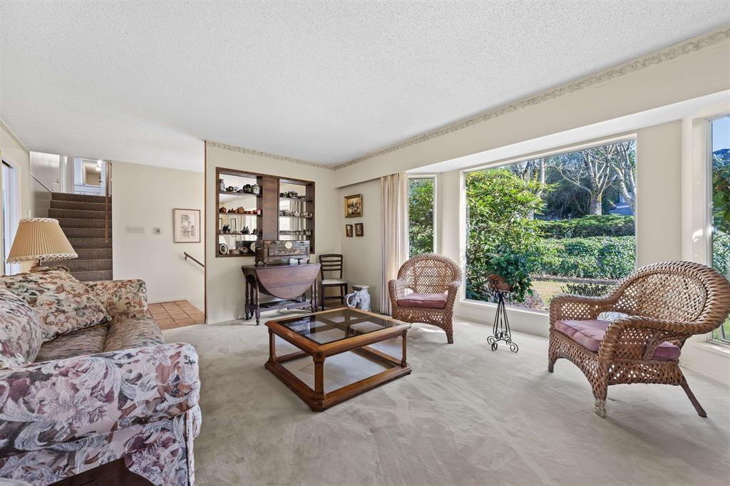 16881 31 Avenue Property Photo 8