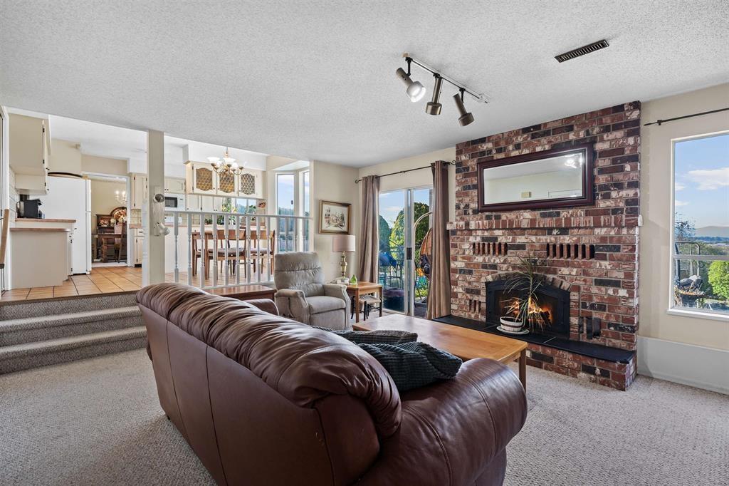 16881 31 Avenue Property Photo 16