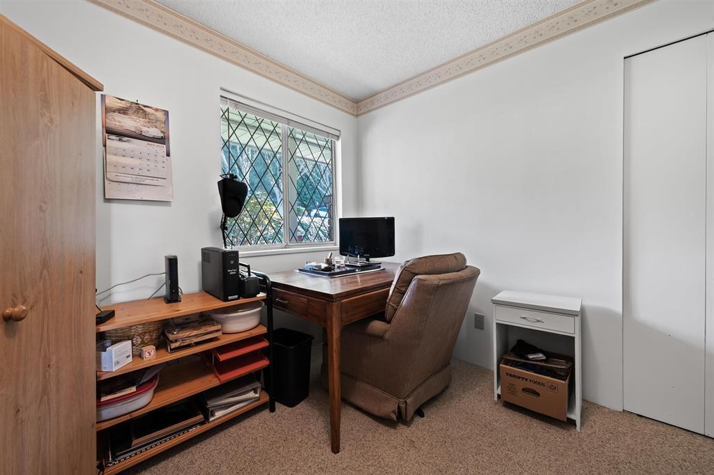 16881 31 Avenue Property Photo 18