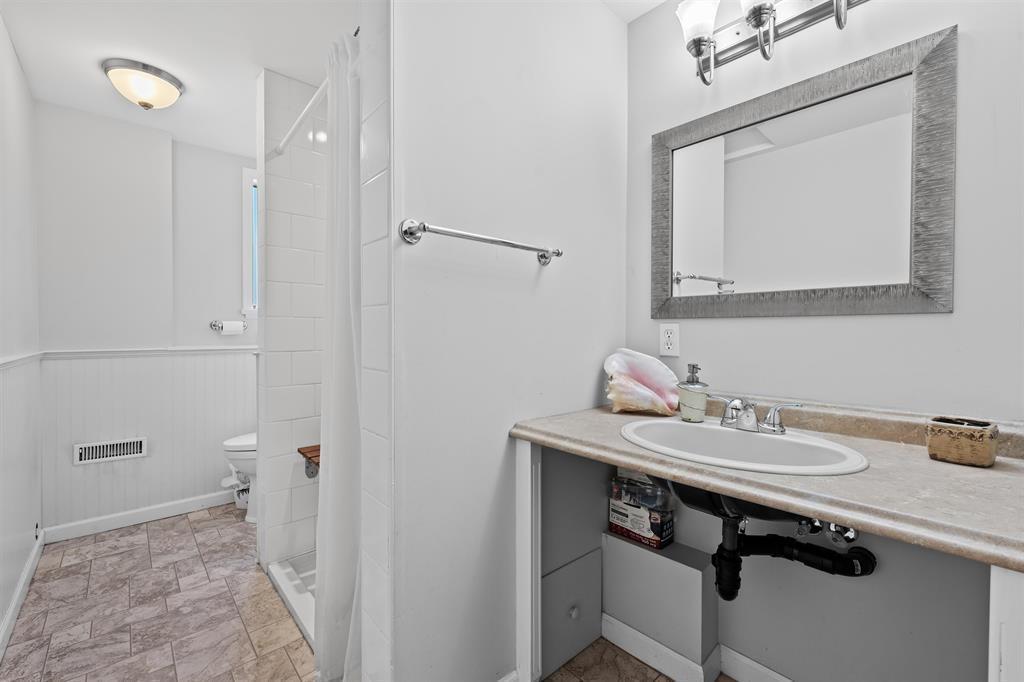 16881 31 Avenue Property Photo 20