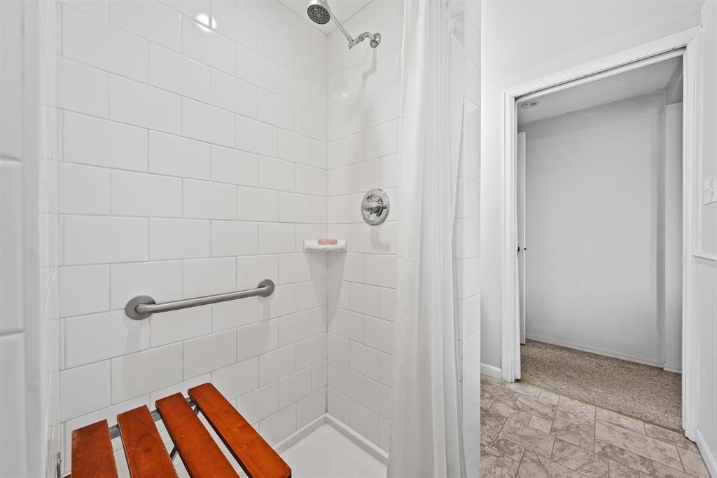 16881 31 Avenue Property Photo 21