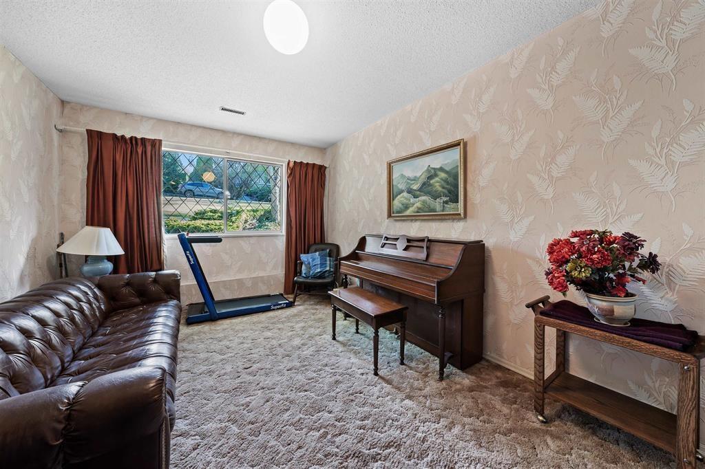 16881 31 Avenue Property Photo 22