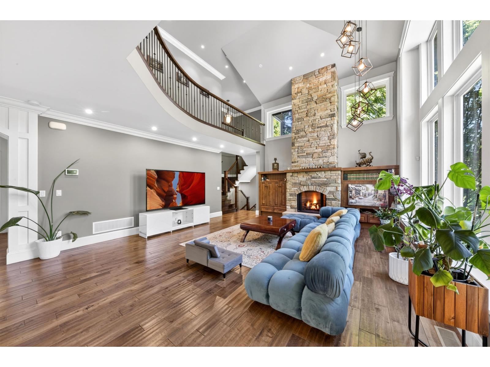 14057 28 Avenue Property Photo 5