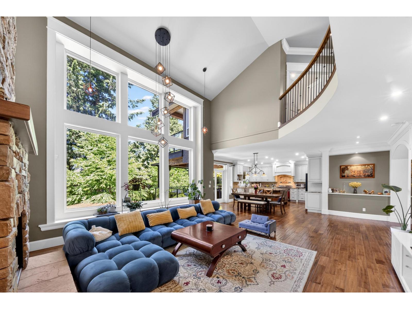 14057 28 Avenue Property Photo 6