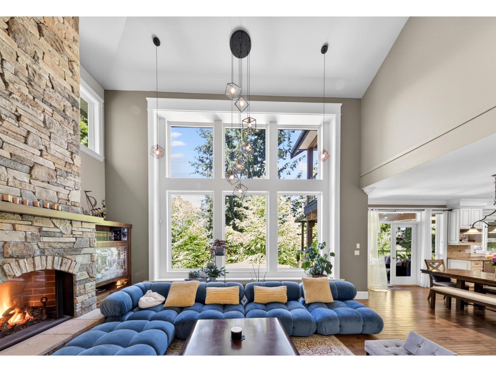 14057 28 Avenue Property Photo 7