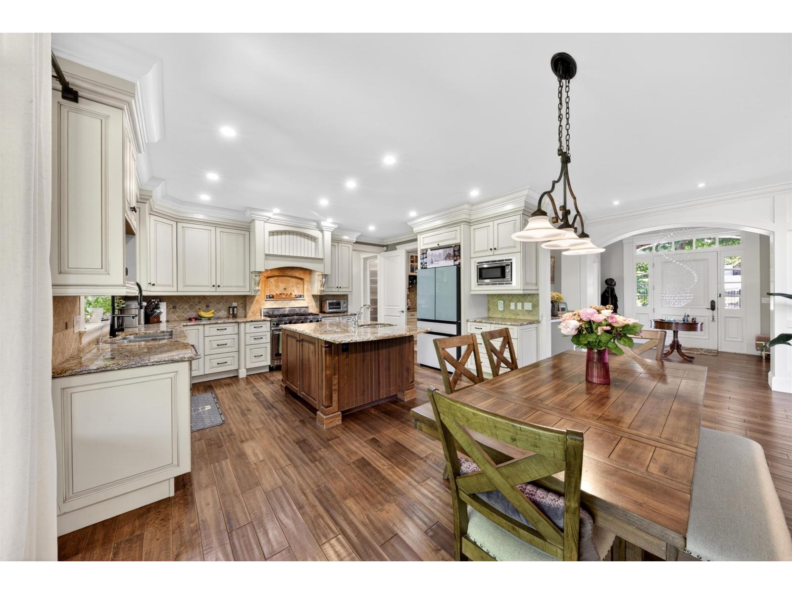 14057 28 Avenue Property Photo 9