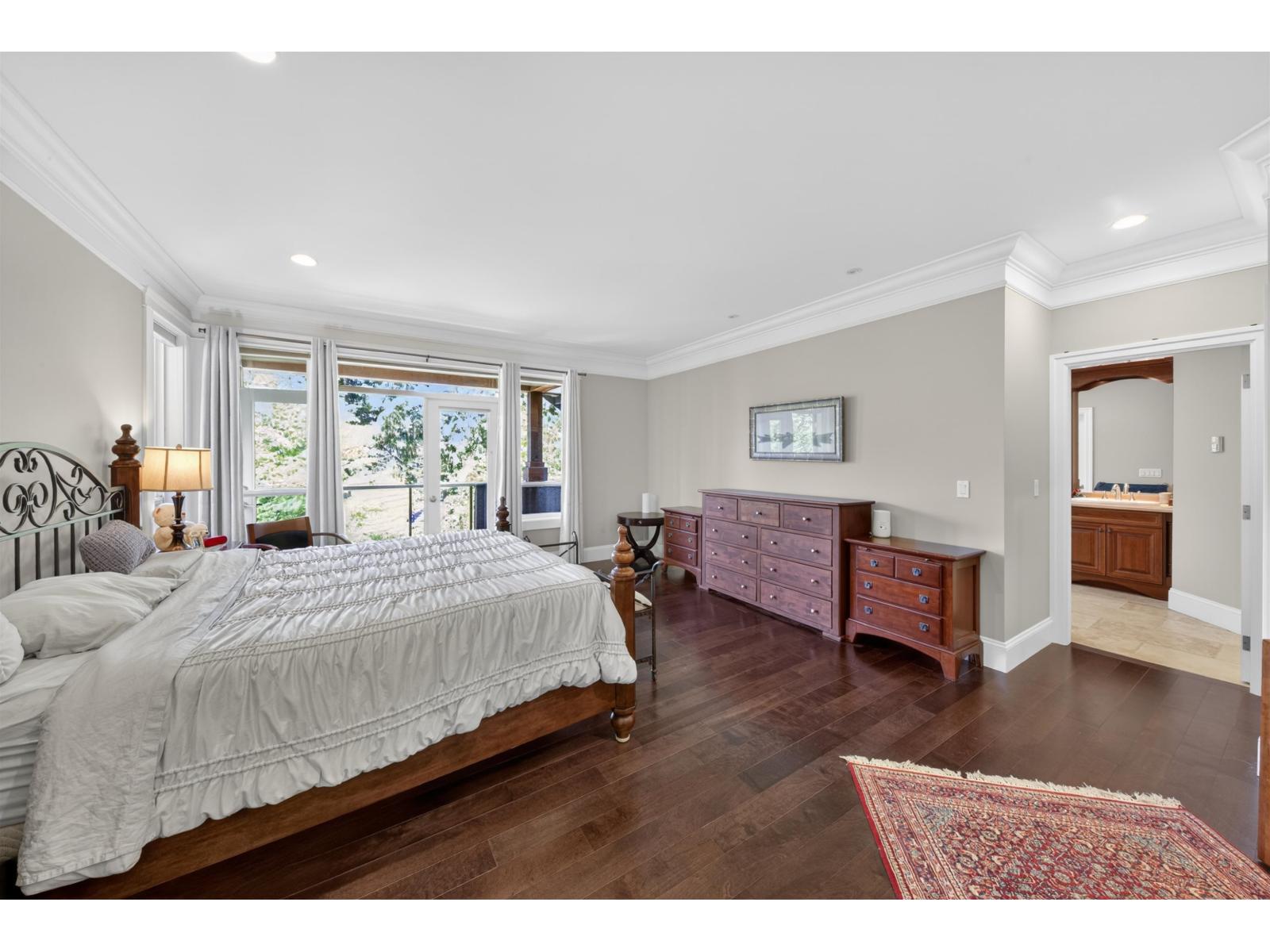 14057 28 Avenue Property Photo 17