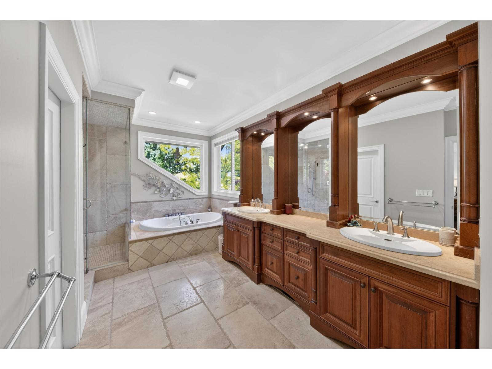 14057 28 Avenue Property Photo 19