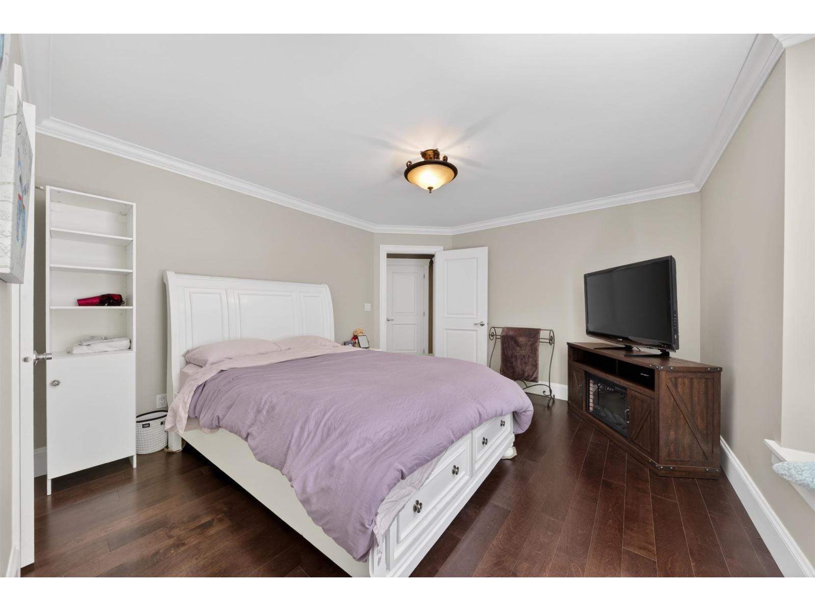 14057 28 Avenue Property Photo 23