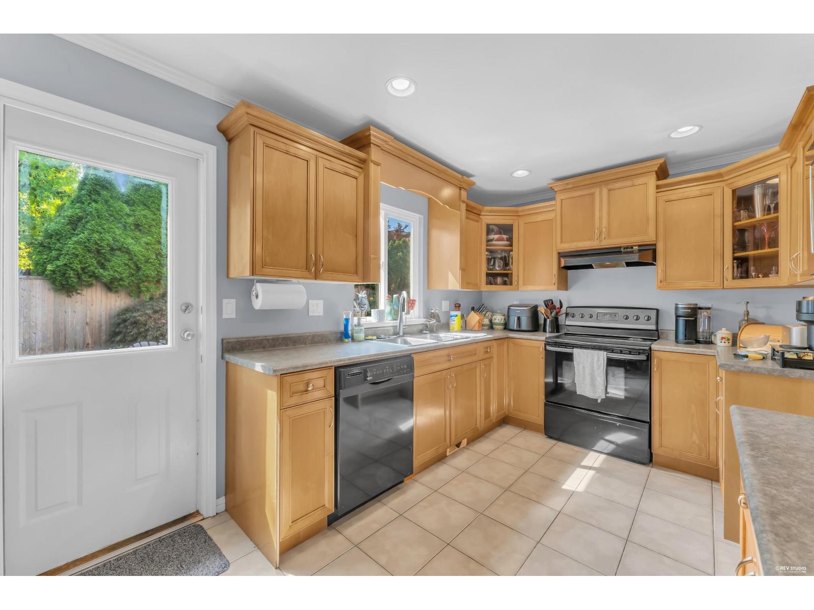 8333 167a Street Property Photo 3