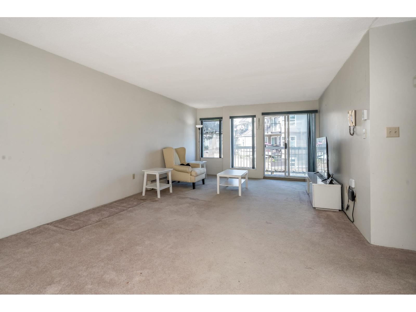 210 1860 E Southmere Crescent Property Photo 4