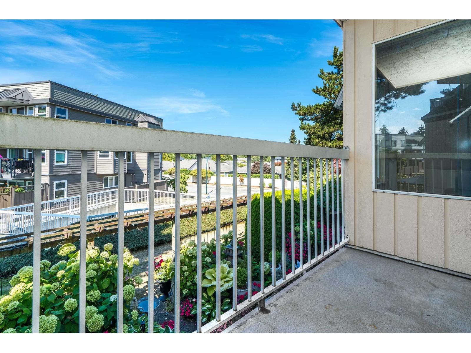 210 1860 E Southmere Crescent Property Photo 8