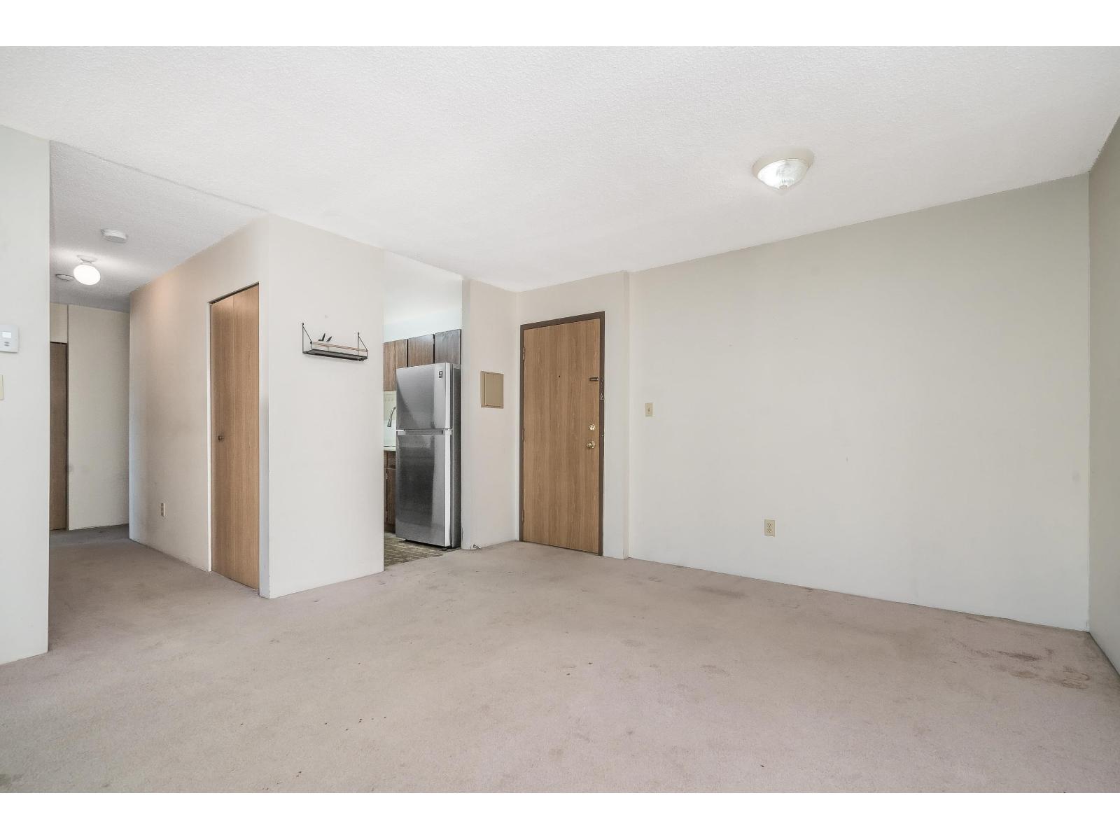 210 1860 E Southmere Crescent Property Photo 11
