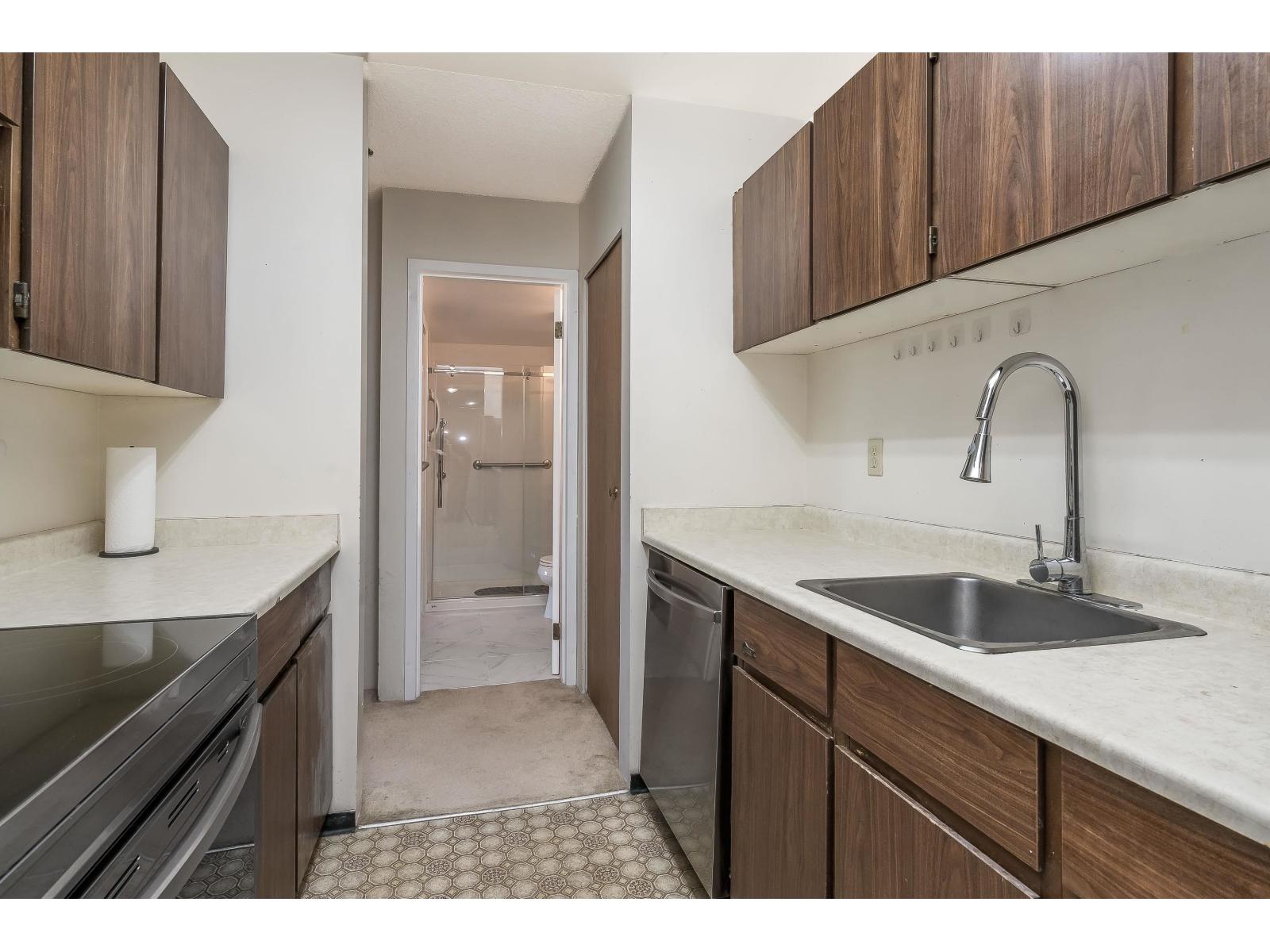 210 1860 E Southmere Crescent Property Photo 13