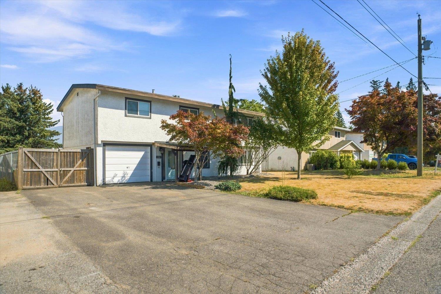 9334 James Street Property Photo 3