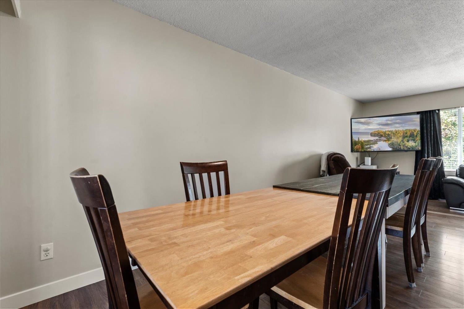 9334 James Street Property Photo 13
