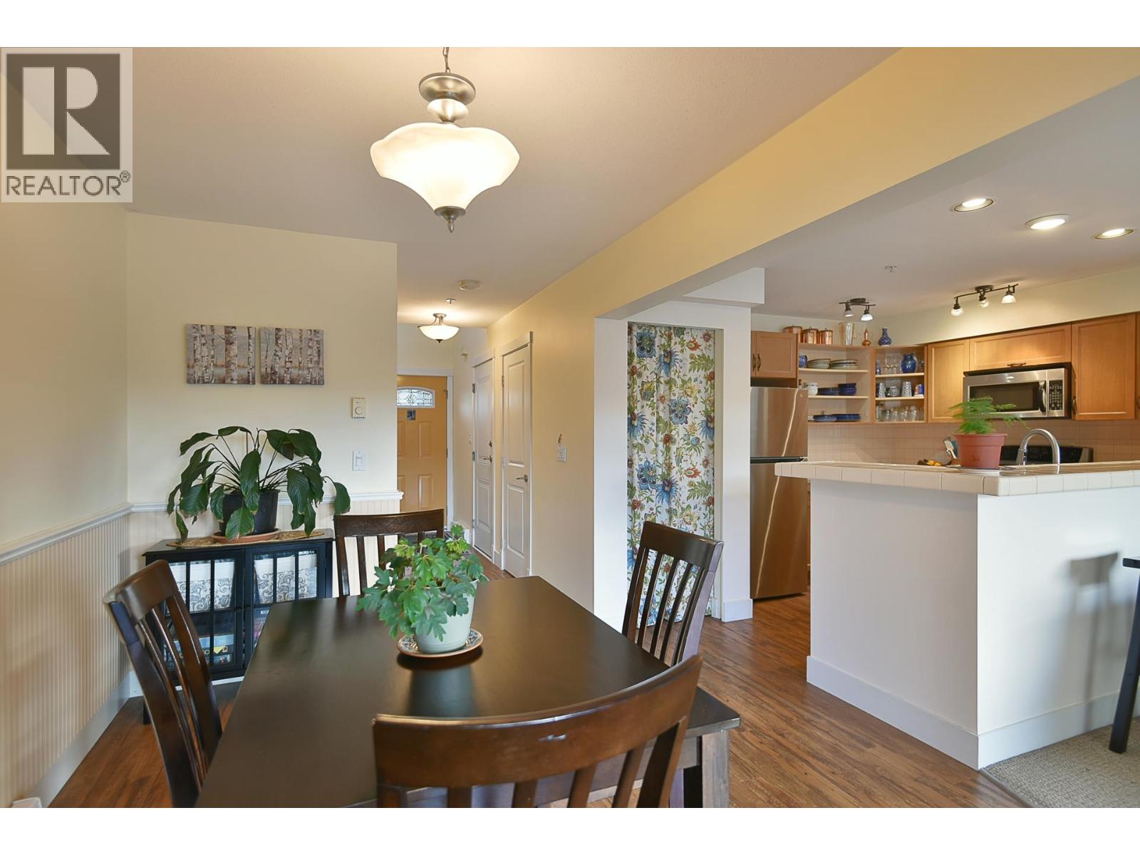 303 5711 Ebbtide Street Property Photo 5