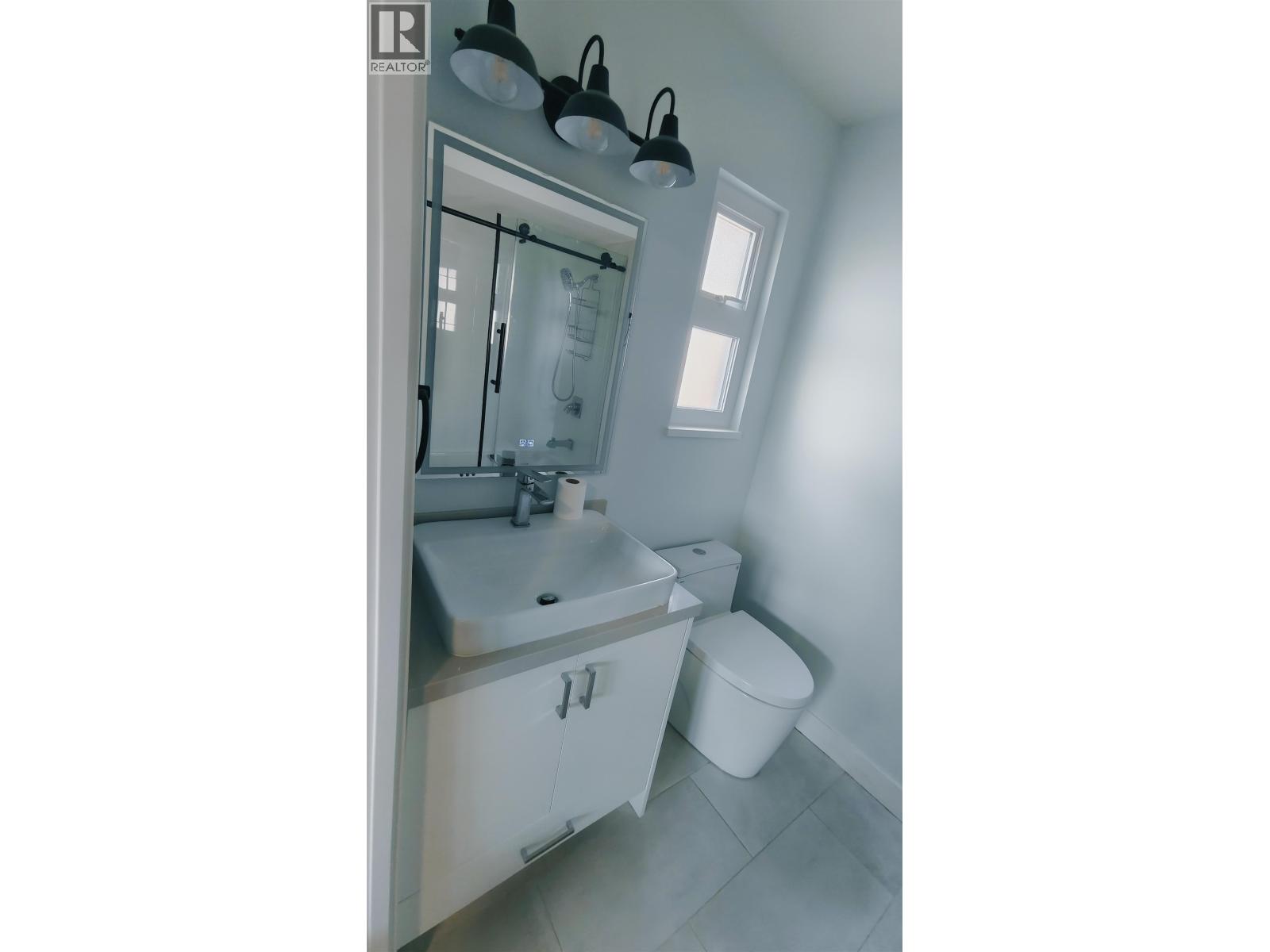5863 Joyce Street Property Photo 11