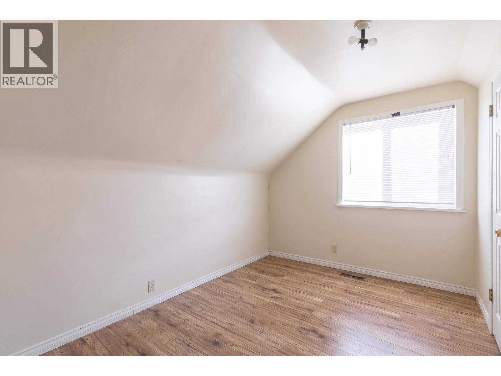 380 E 58th Avenue Property Photo 12