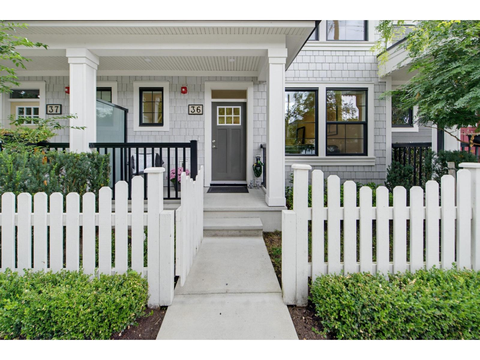 36 9122 KING STREET Property Photo 1