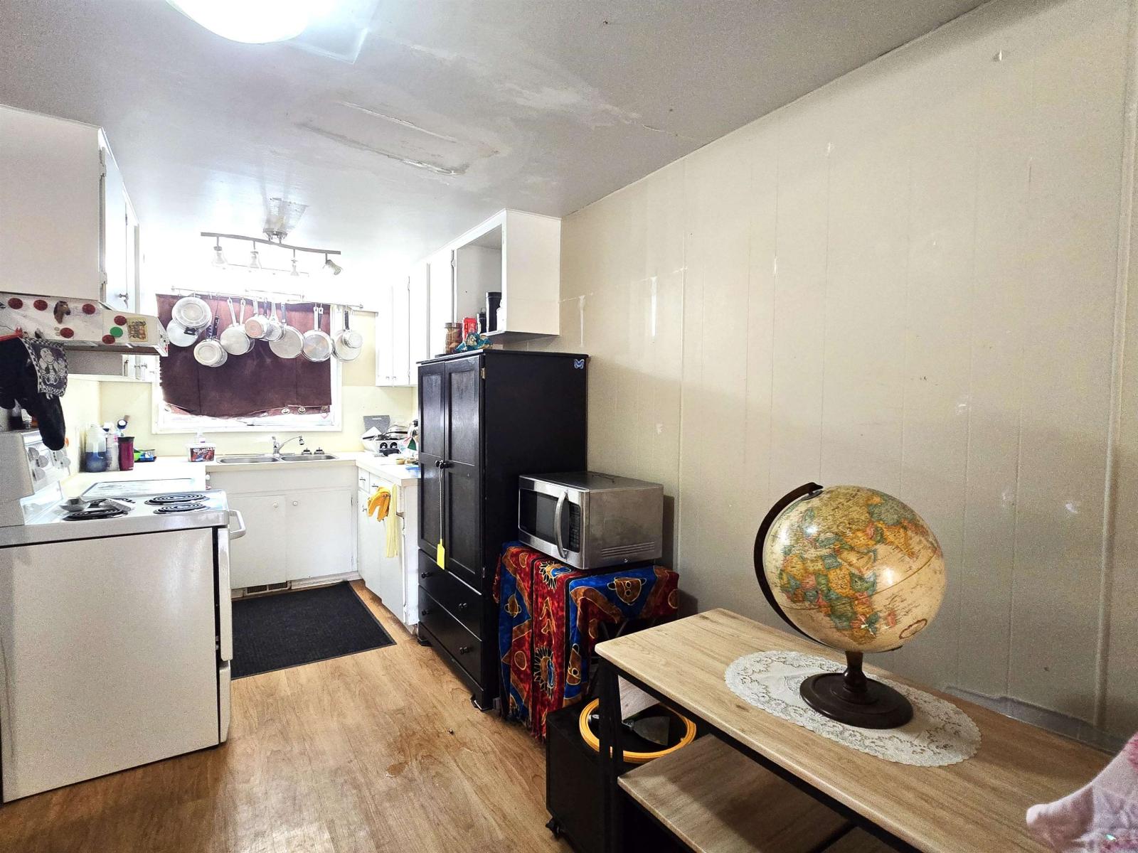 11 2048 Mccallum Road Property Photo 9