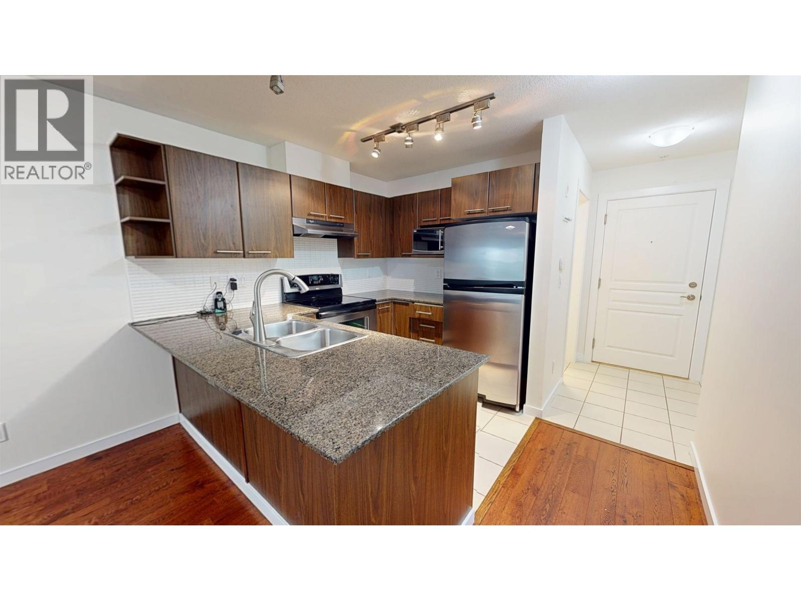 106 4788 Brentwood Drive Property Photo 7