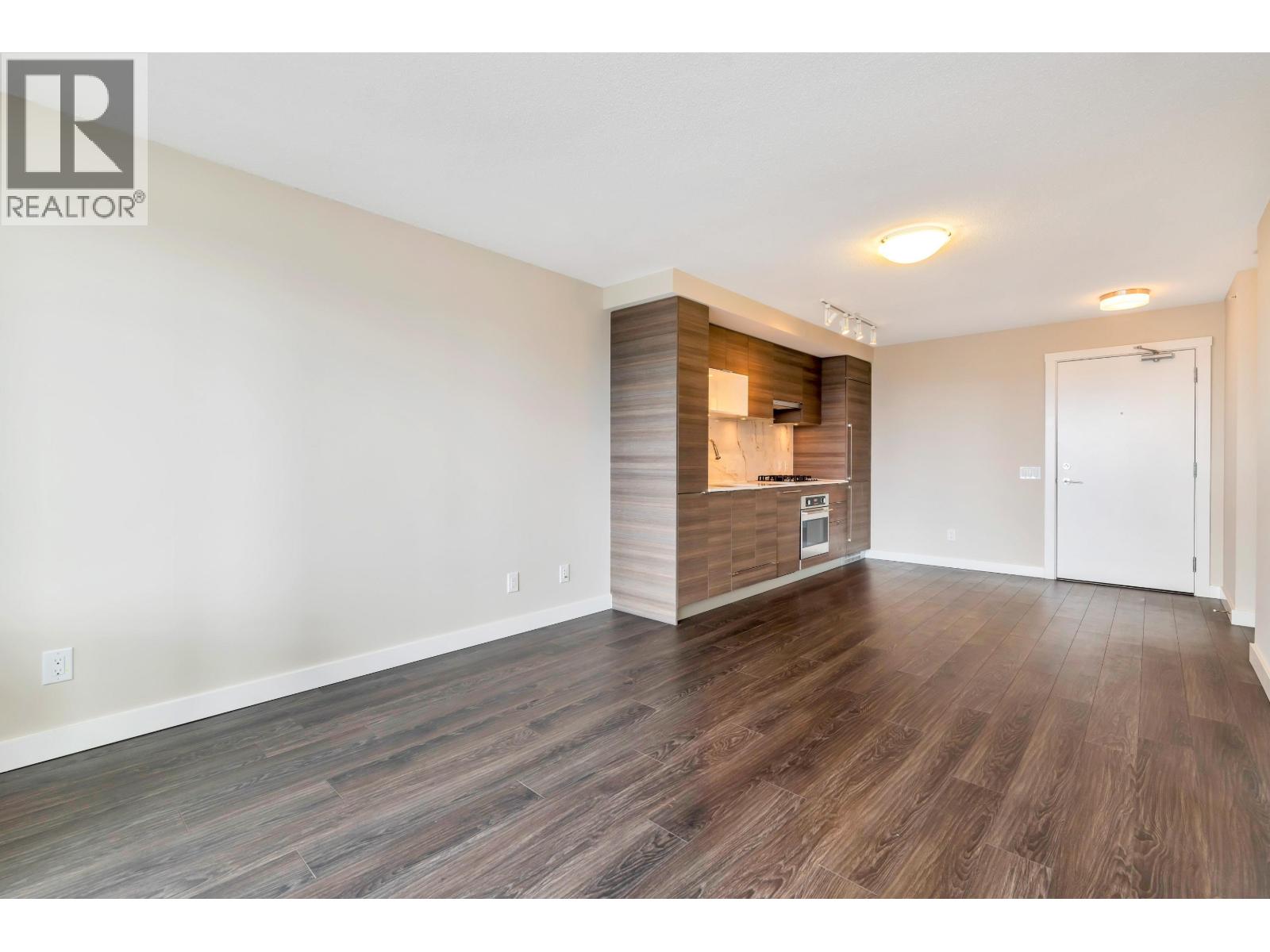 1407 602 Como Lake Avenue Property Photo 2