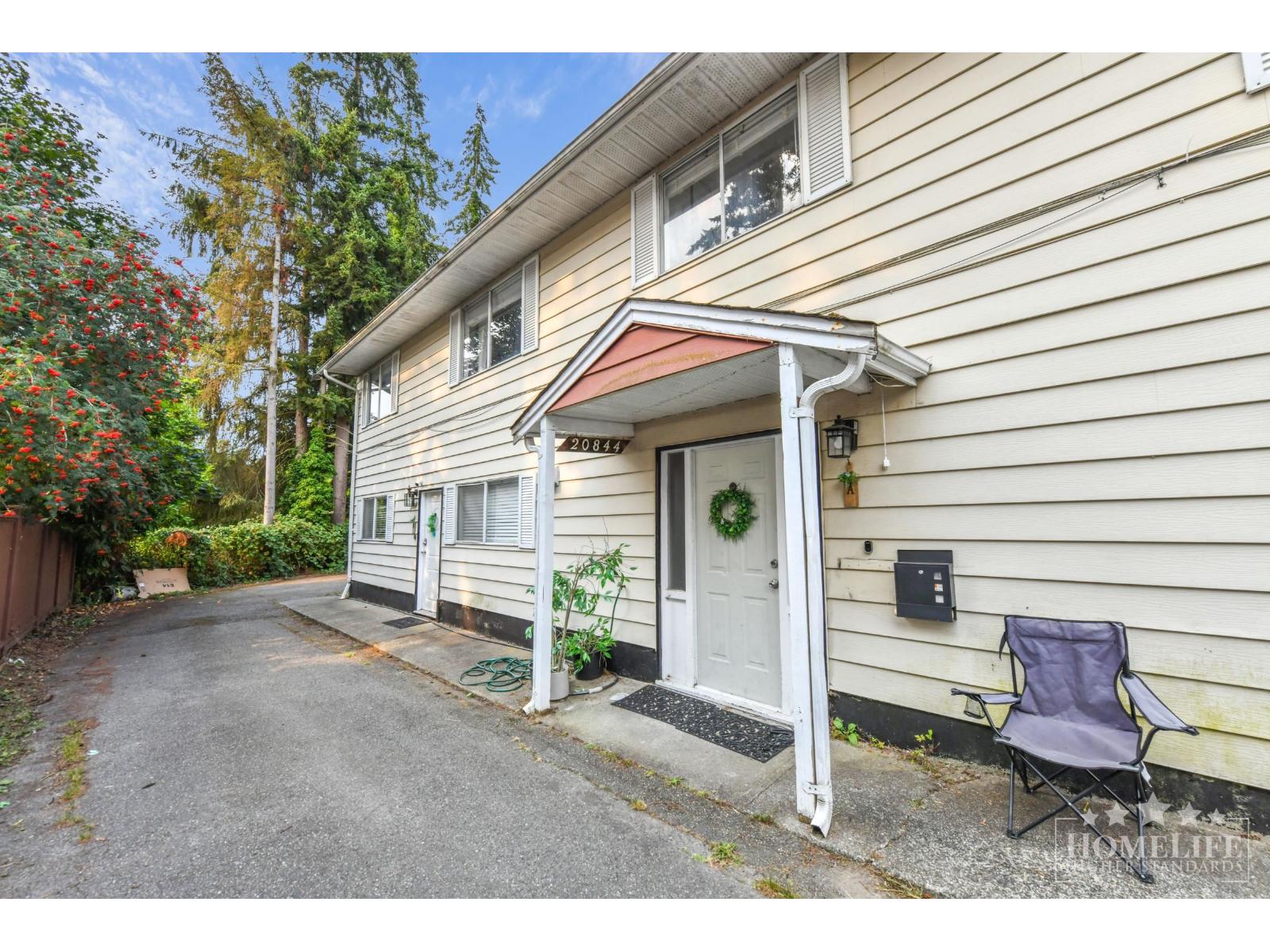 B 20844 DOUGLAS CRESCENT