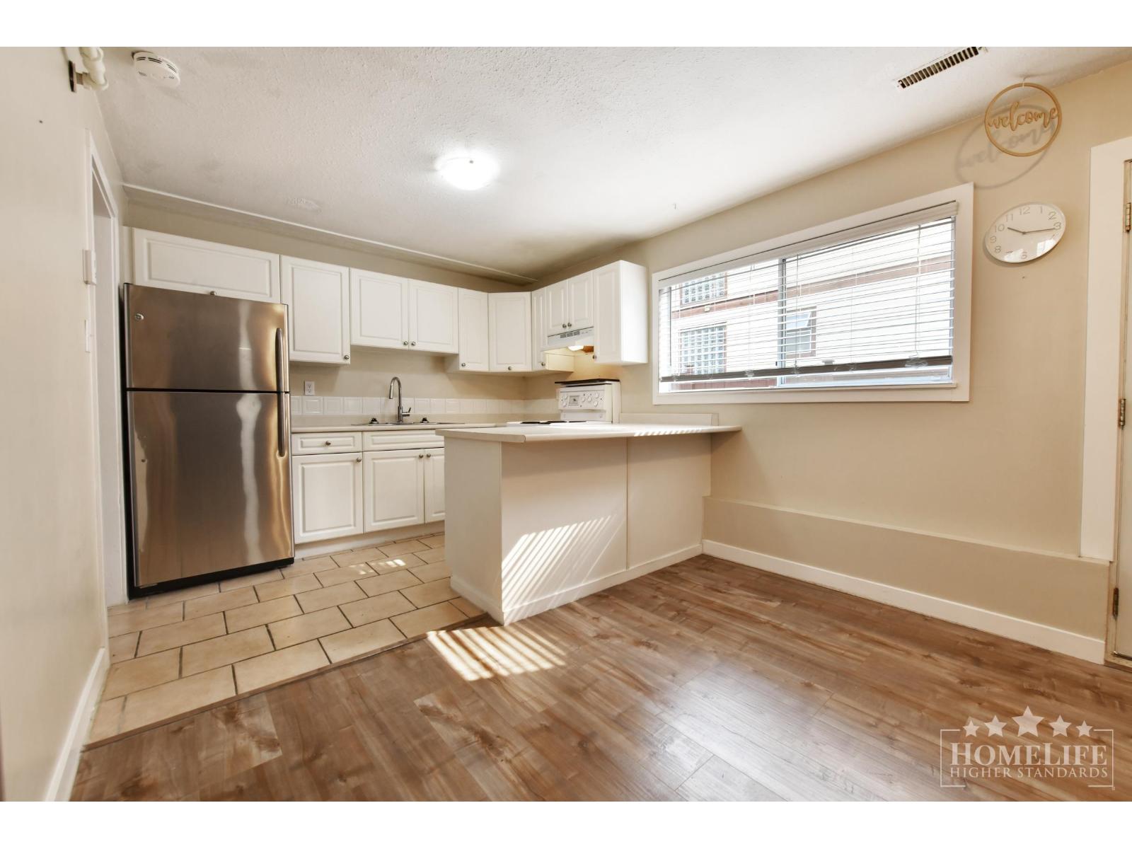 B 20844 Douglas Crescent Property Photo 5