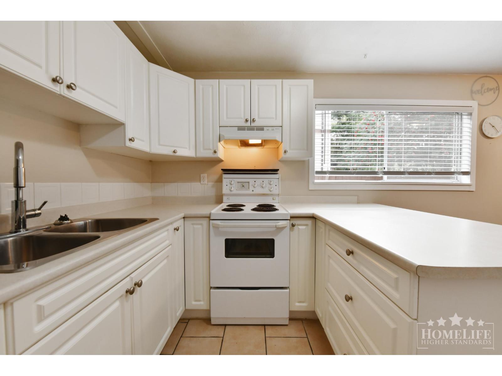 B 20844 Douglas Crescent Property Photo 12