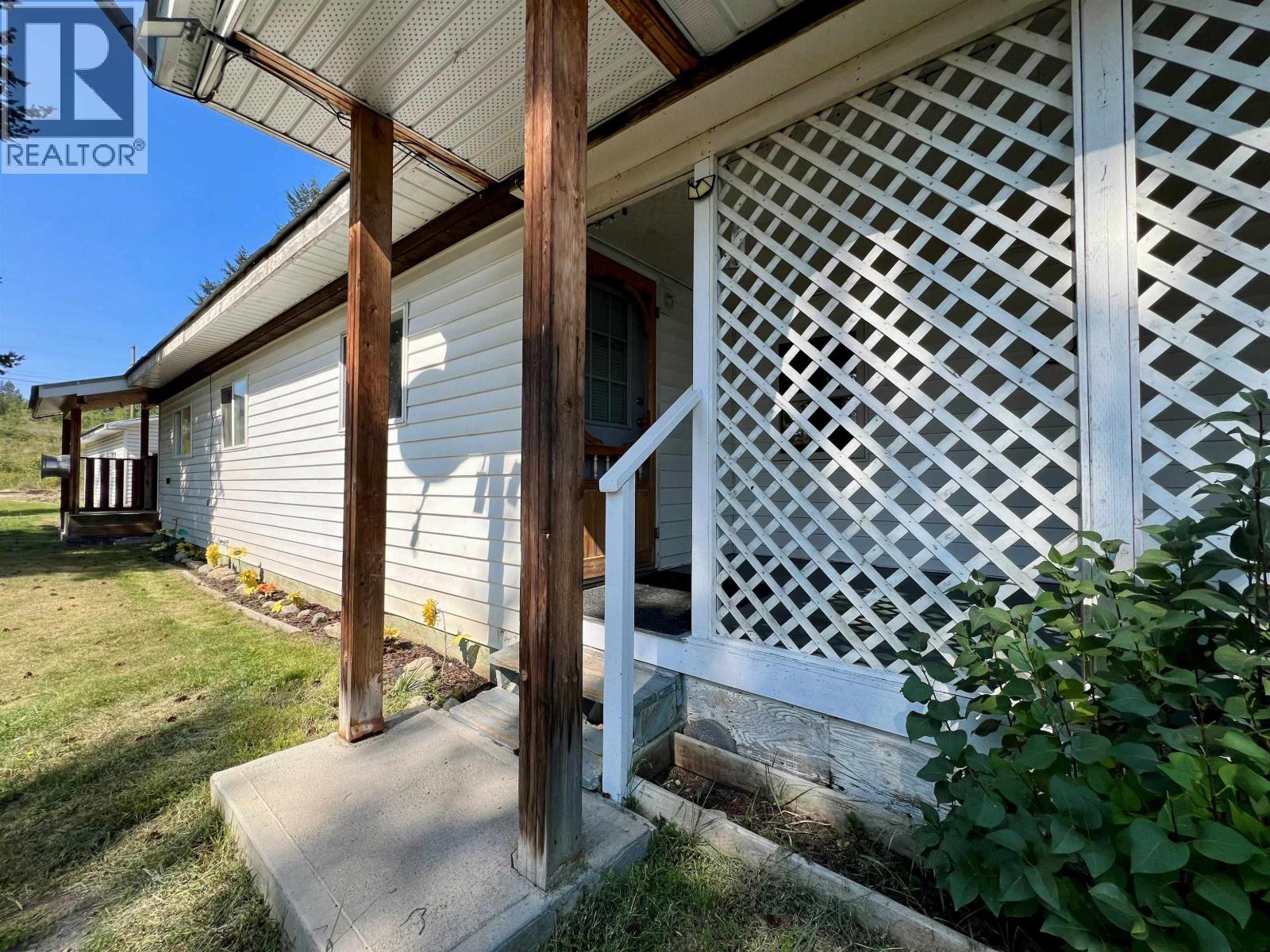5396 Park Drive Property Photo 3
