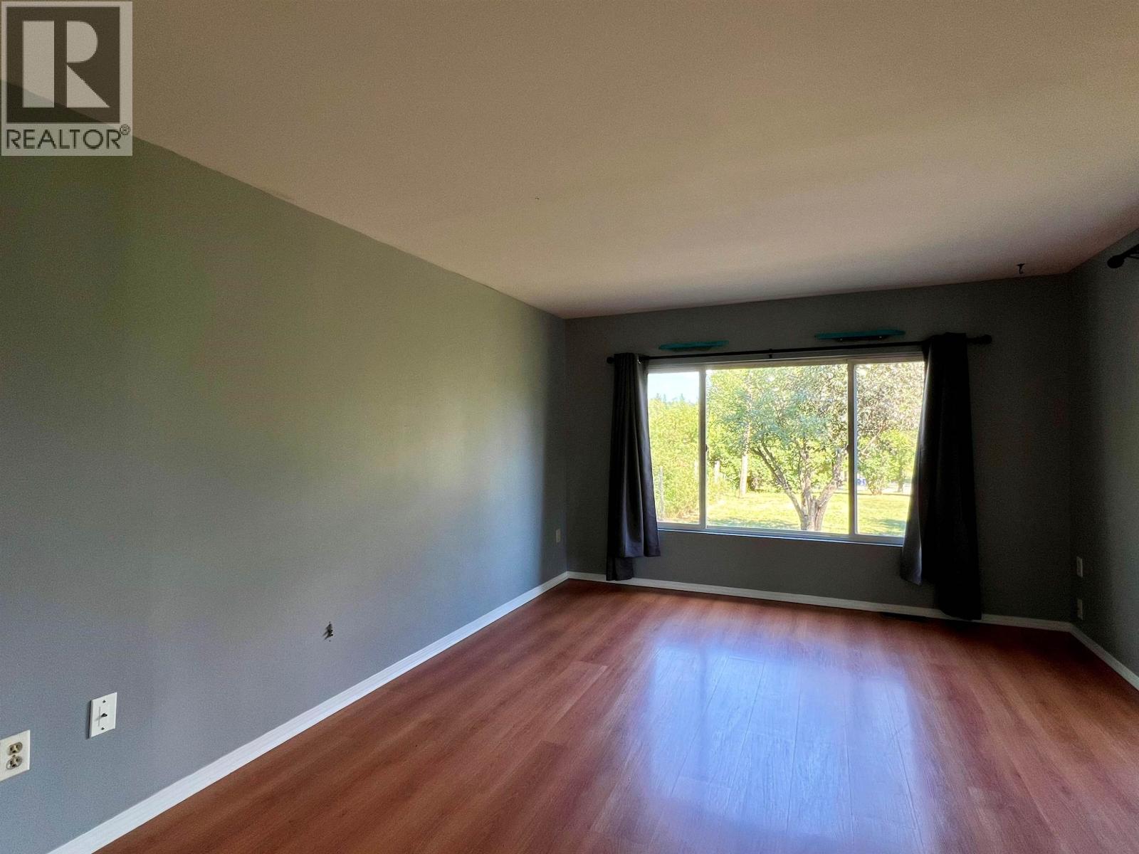 5396 Park Drive Property Photo 10