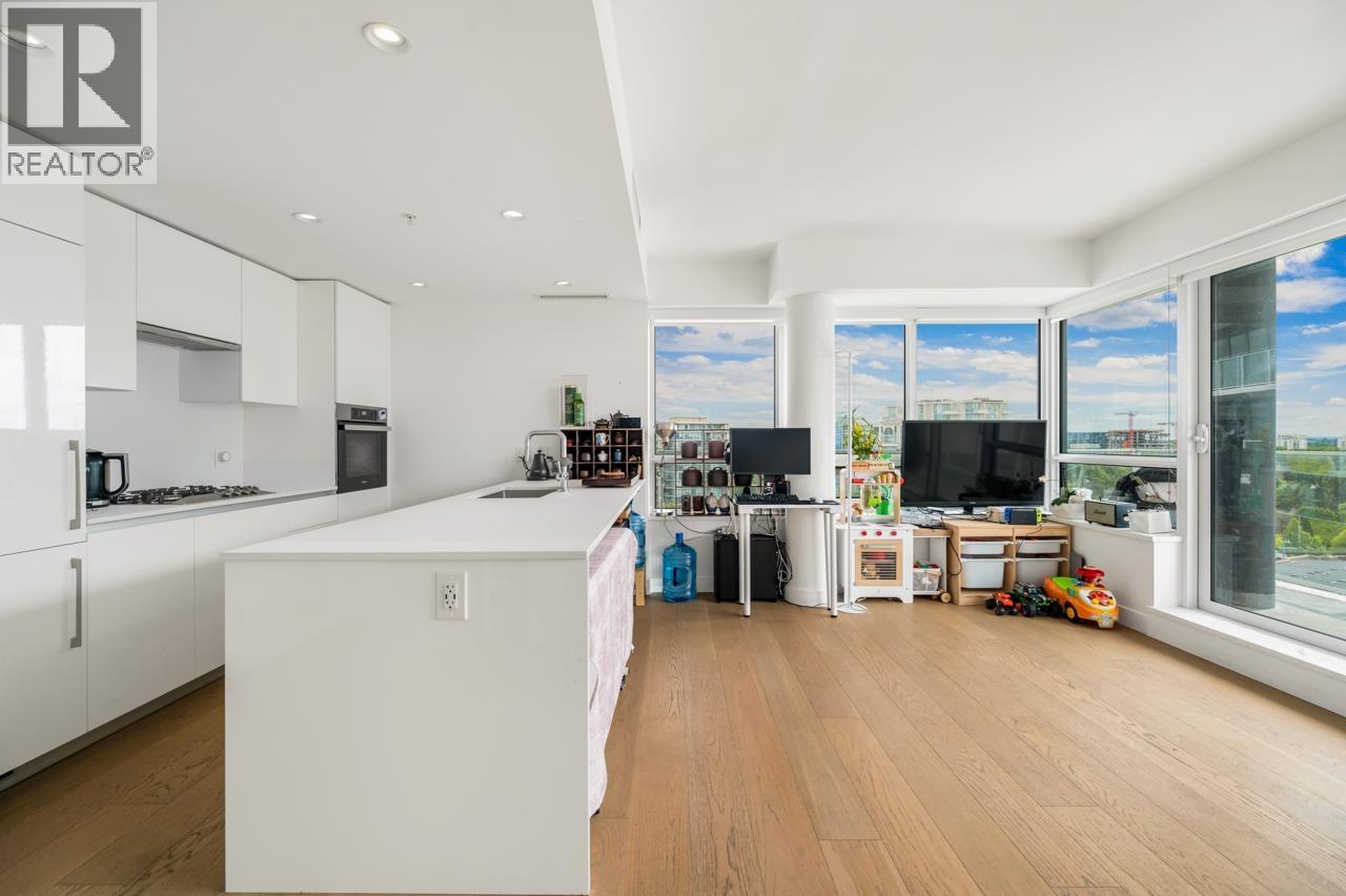 1601 5766 Gilbert Road Property Photo 16