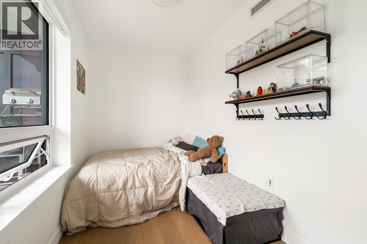1601 5766 Gilbert Road Property Photo 19