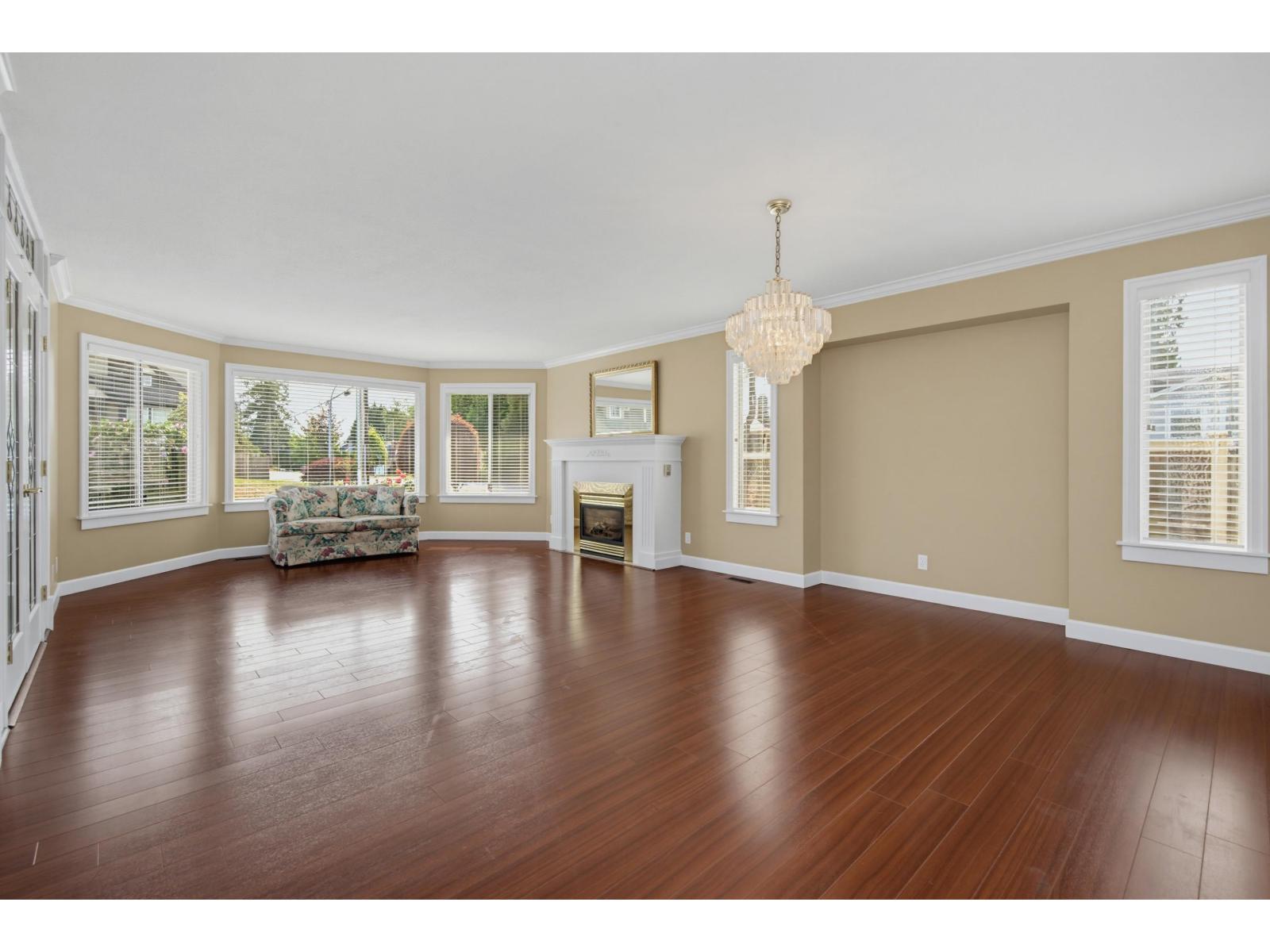 16407 11a Avenue Property Photo 10