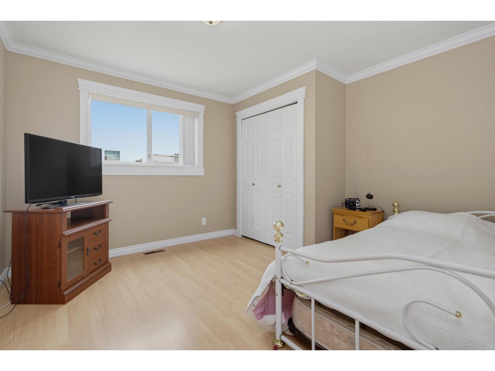 16407 11a Avenue Property Photo 27