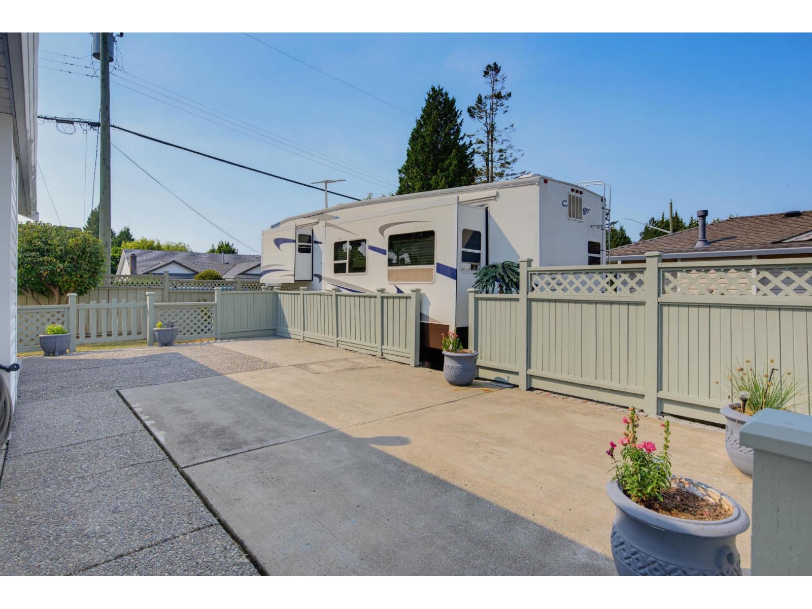 16407 11a Avenue Property Photo 32