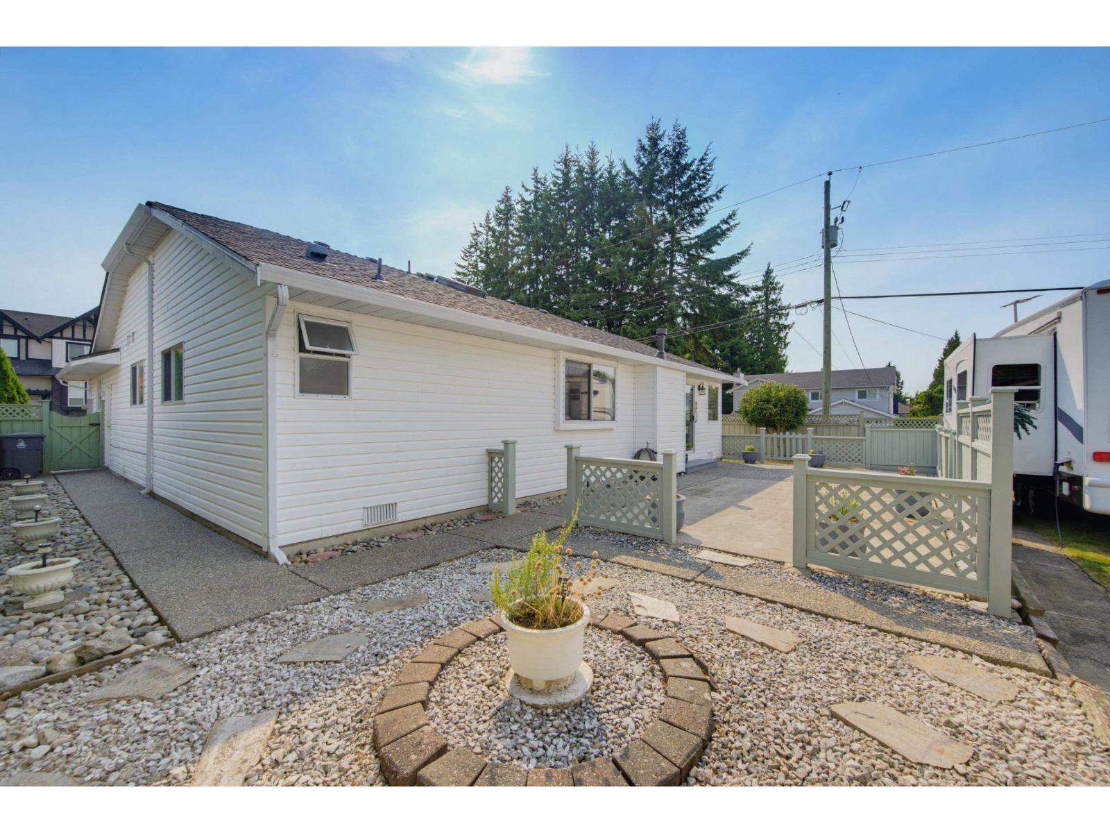 16407 11a Avenue Property Photo 34