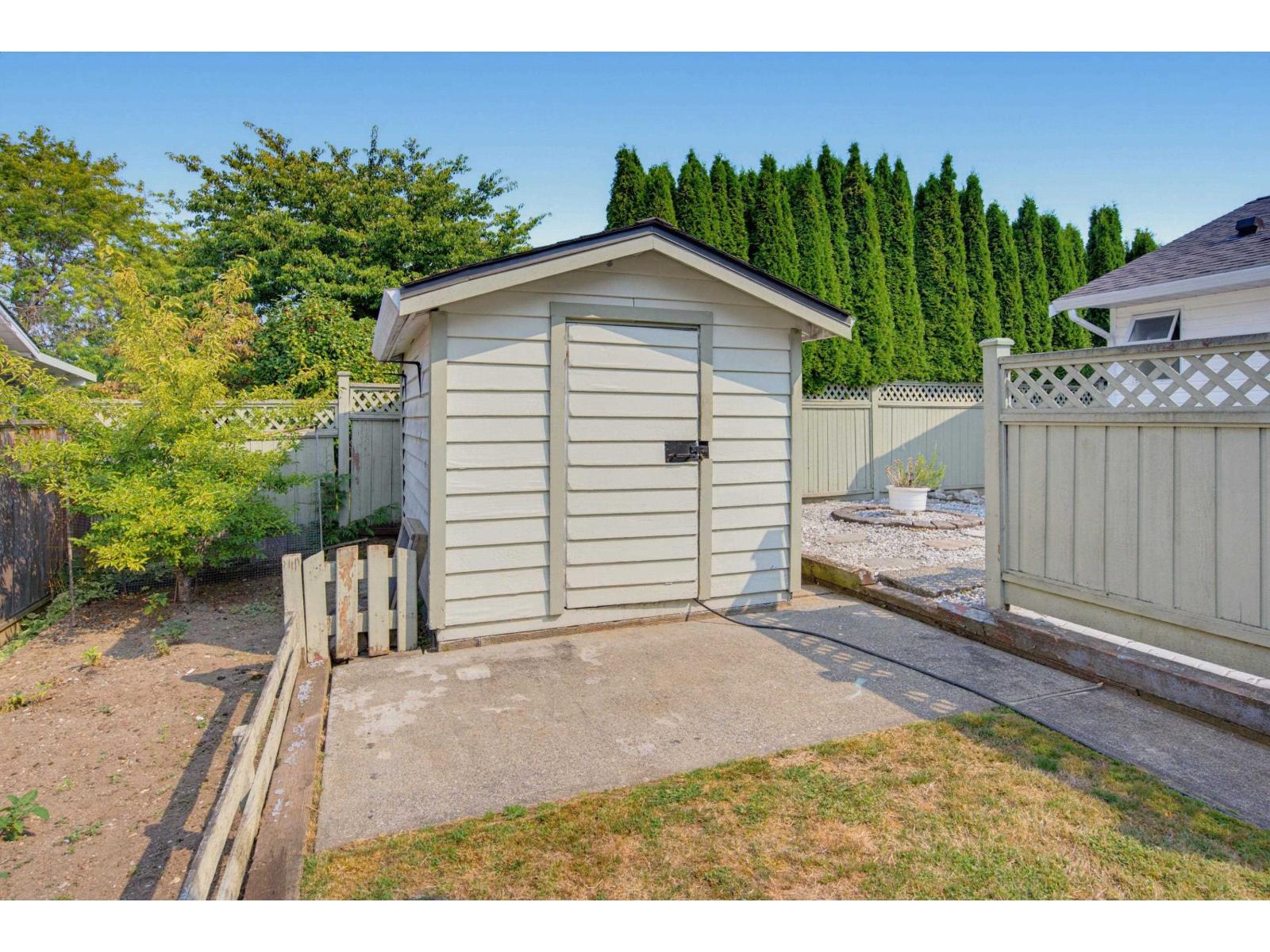 16407 11a Avenue Property Photo 37