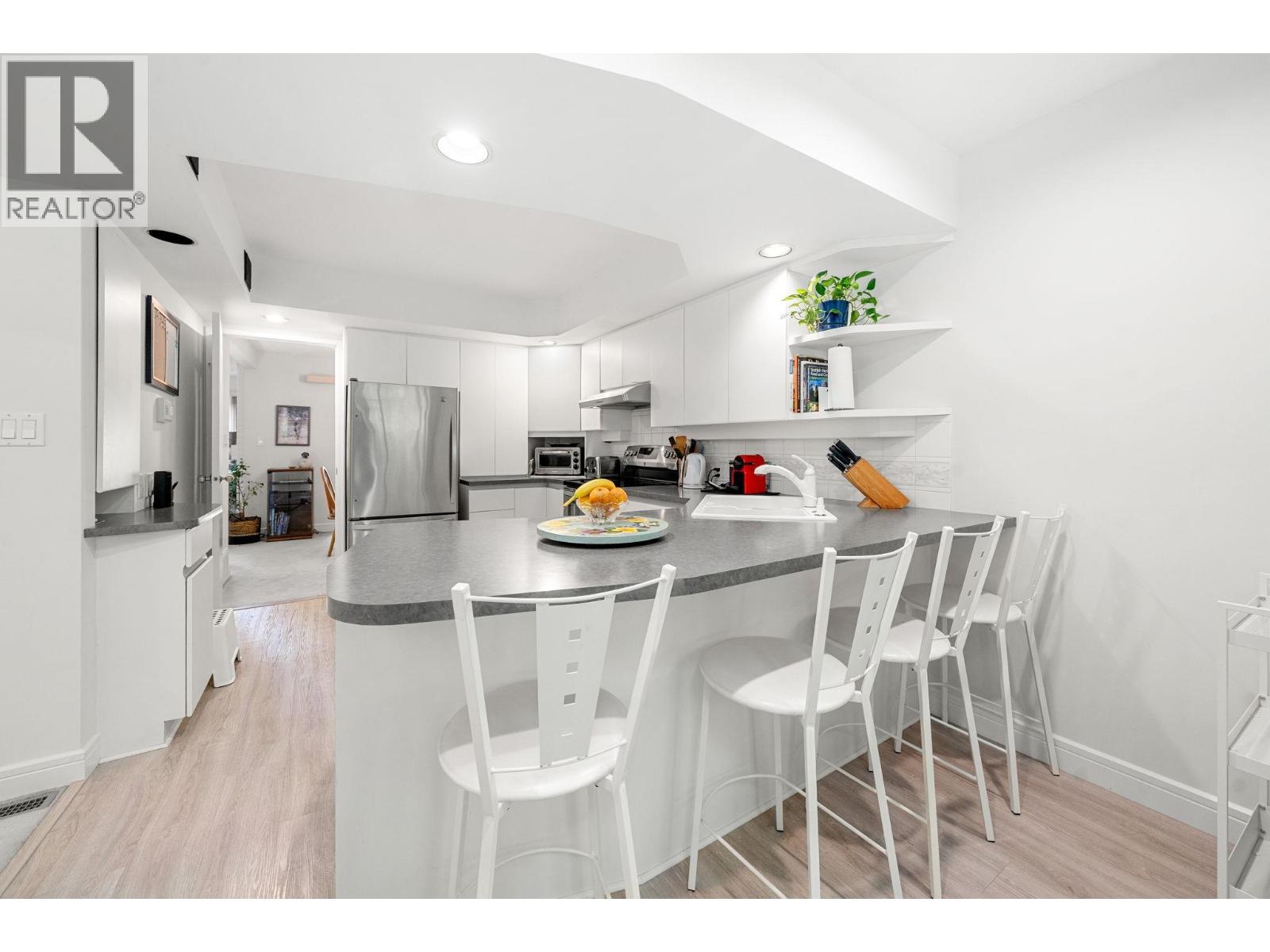 826 Frederick Road Property Photo 12