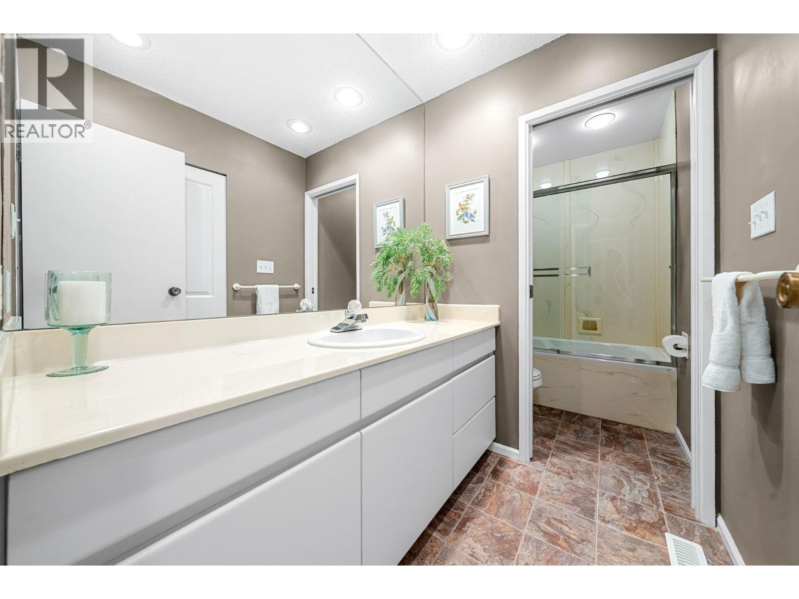 826 Frederick Road Property Photo 26